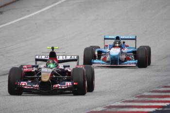 3 – Mezi BossGP neměl Gerstlův Toro Rosso (sledován Benettonem Ehingera) zase jednou konkurenci. 