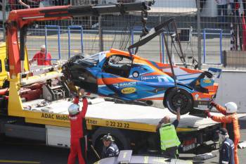 Alex Cascatou měl při zlé nehodě při ADAC-Prototype-Cupu na Norisringu štěstí