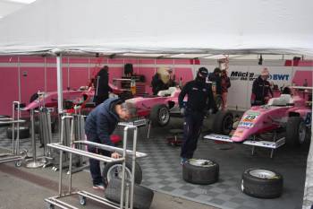 Berlínský tým Muecke Motorsport letos připravuje tři vozy – mimo jiné i pro Pepiho Knoppa z Plzně. 