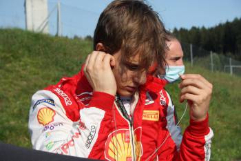 Olejárnou Shell vydatně dotovaný Brazilec Gianluca Petecof vede po třetím podniku sezony bodovou tabulku. 