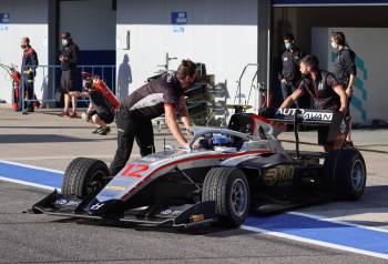 Testy F3 Jerez by Šárka Chomiková