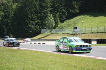 Znovushledání slavili i tento zelený Alpina-BMW M3 a jeho jezdec sezony 1988, Peter Oberndorfer. 